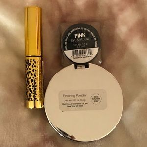 mascara/eye shadow/finish powder